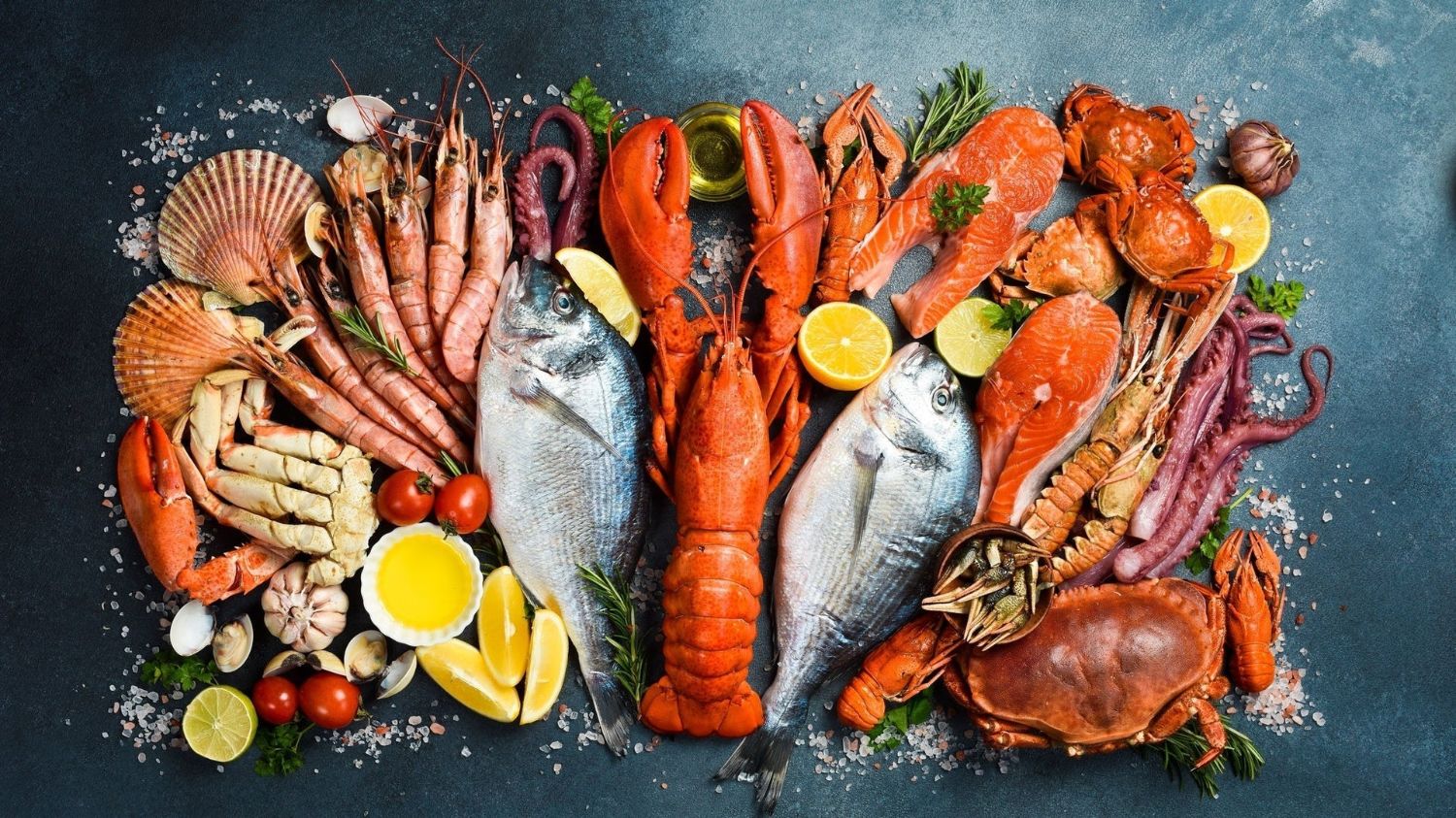 Fruits de mer surgelés : homard, saumon, sea bass, crevettes, poulpe